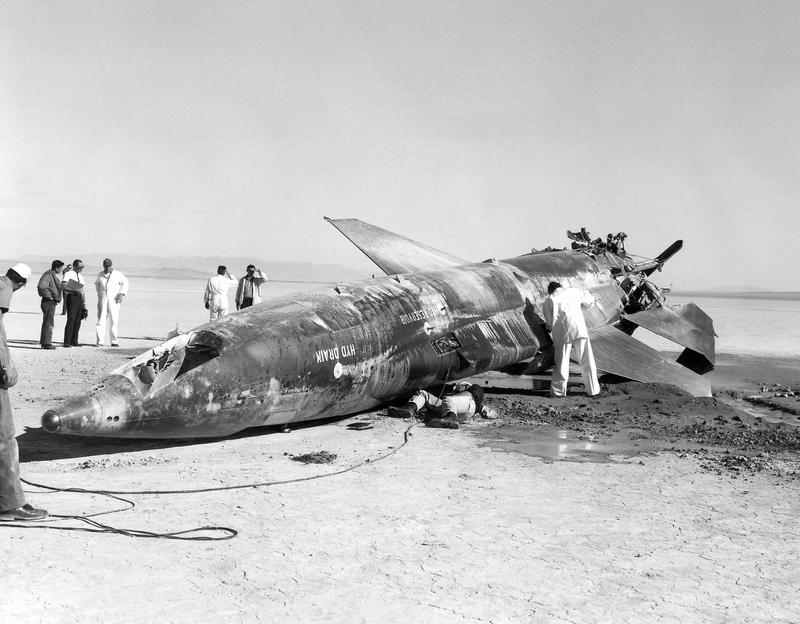 Illustration for article titled La historia, en imágenes, de la nave tripulada más rápida del mundo